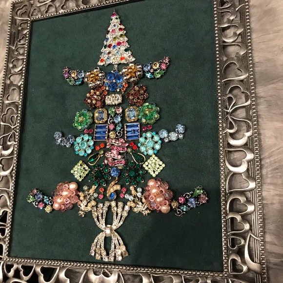Vintage Brooch Christmas Tree - Picture 3 of 15
